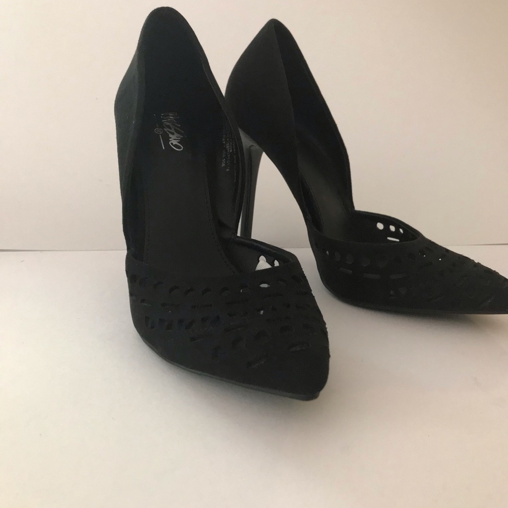 Mossimo black pointed heels